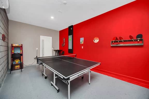 Spacious 6 Bed Pool Home with Game Room-9149SHD - Image 3