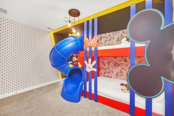 2-Story Slide! Castle! 9 Mi 2 Disney! 9270 - Image 3